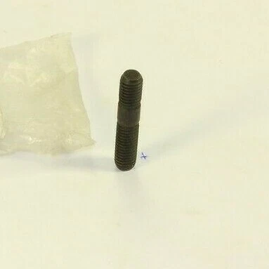 GENUINE BRAND NEW HYUNDAI SONATA 2001-2004 STUD-CYLINDER HEAD Foto 1 de 2