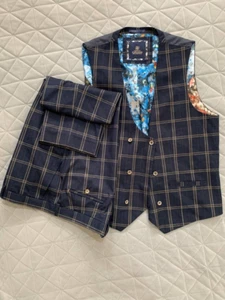 House of Cavani Vest + Pants Suit 48R - Picture 1 of 19