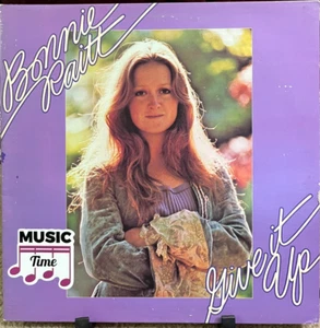 BONNIE RAITT - GIVE IT UP - Warner Brothers BS-2643 VG+ - Picture 1 of 4