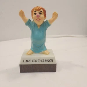 Vintage I Love You This Much R&W Berries Little Boy in PJ's Spielfigur - Bild 1 von 6