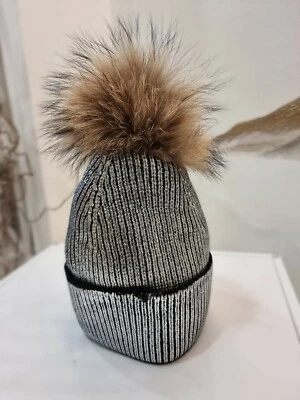 Cappello Donna laminato argento con Pompon in pelo - Immagine 1 di 2
