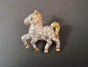 Two-Tone Horse Brooch: Equestrian Splendor Dazzling with Crystals - Picture 1 of 2