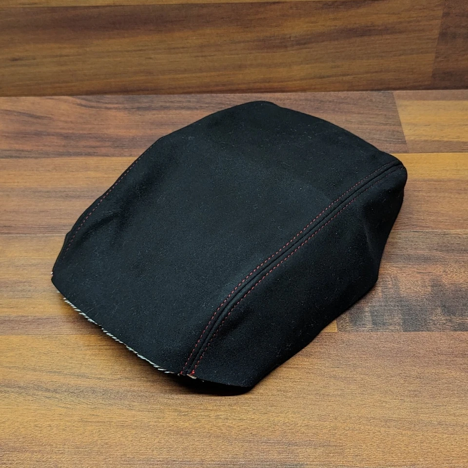 Capa de descanso de braço de camurça 15-21 Subaru WRX e STI - Imagem 1 de 1