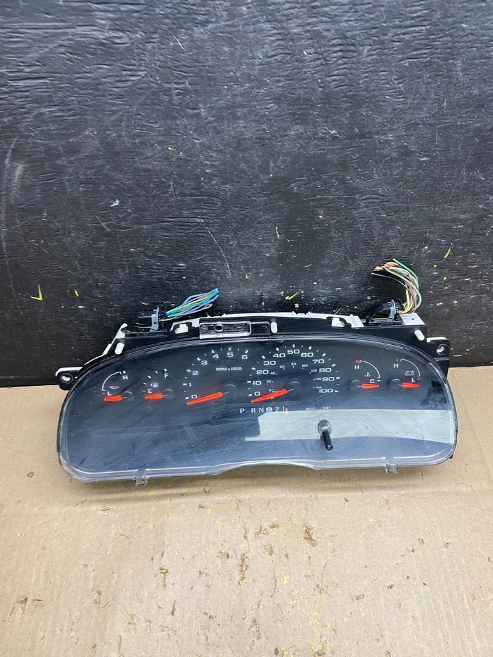 Cuadro velocímetro calibre Ford E150 E250 E350 2004 a 2008 U4986 PS Foto 1 de 4