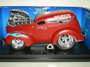 40 SEDAN DELIVERY RED PRIMER MUSC. MACH. 1:18 SCALE - Picture 1 of 3