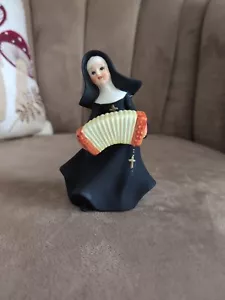 Napcoware Porcelain Nun Playing Accordion Figurine #7129 Made In Taiwan - Picture 1 of 5