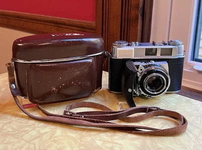 Kodak Retina 1B (big B) 35mm Film Camera w/ f2.8 50mm Lens + Retina Case & Strap - Image 1 of 4