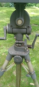 VINTAGE Chicago MAJESTIC Heavy Duty Tripod - Great Working Condition - - Picture 1 of 8