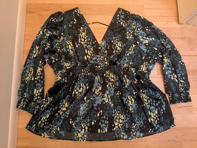 2 Camisetas Top Azul Tórrido Burbuja Abierta Cintura Calada Manga Larga 18 20 Foto 1 de 4