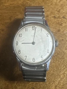 Vintage Old Timex Mens Watch Silver Tone Wind Up Runs - Picture 1 of 11