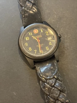 Швейцарские мужские часы A55 Wenger SAK Design НУЖДАЮТСЯ В АККУМУЛЯТОРЕ/РЕМЕШКЕ на запчасти для ремонта - Изображение 1 из 4