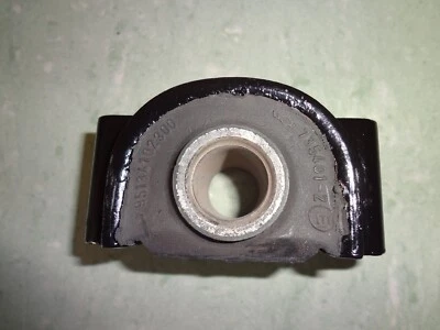 Buje de brazo de control delantero izquierdo o derecho inferior OEM 95134102300 Porsche 944 968 Foto 1 de 4