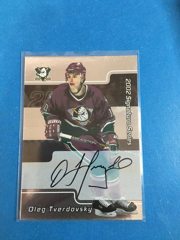 Autógrafos F145.058 2001-02 BAP Signature Series #148 Oleg Tverdovsky DUCKS - Imagem 1 de 1