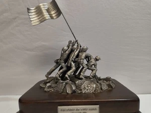 Escultura bandera soldado de marines estadounidenses Danbury Mint peltre Iwo Jima Segunda Guerra Mundial - Imagen 1 de 9