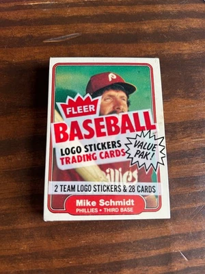 1982 FLEER UNOPENED CELLO PACK MIKE SCHMIDT FRONT CARL YASTRZEMSKI ON BACK - Image 1 of 2