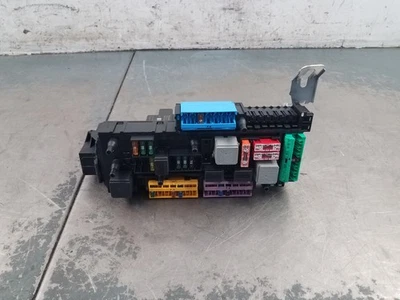 2008 Mercedes Benz AMG C 63 Rear SAM Relay Fuse Box #9566 K2 - Image 1 of 4