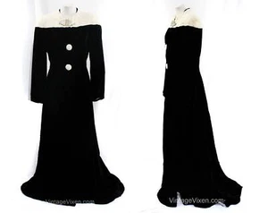 Small 1930s Evening Coat w Art Deco Clasp - Black Velvet Authentic Opera Coat - Picture 1 of 10