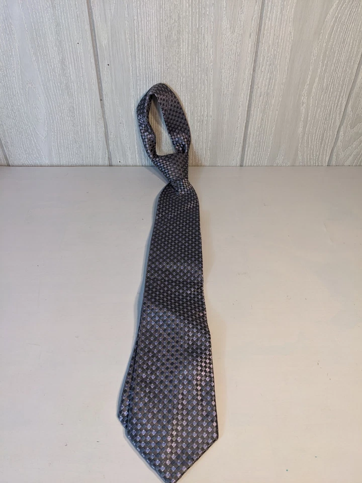 Corbata plateada Michael Michael Kors usada en excelente estado Foto 1 de 4