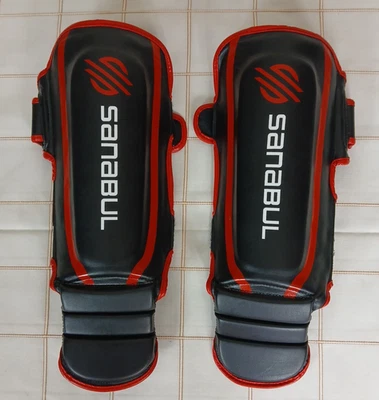Espinilleras esenciales Sanabul gancho y bucle talla XS negro rojo kickboxing MMA Foto 1 de 4