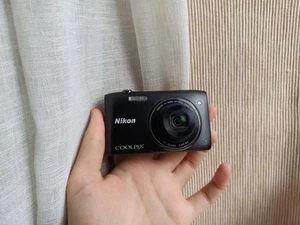 🔥Cámara compacta digital Nikon Coolpix S3400 negra 20,1 MP🔥FUNCIONA juego COMPLETO🔥 - Imagen 1 de 7