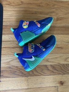 Scarpe da basket Nike LeBron Witness 7 Kaleidoscope - DQ8647-400 bambini taglia 1 - Foto 1 di 4
