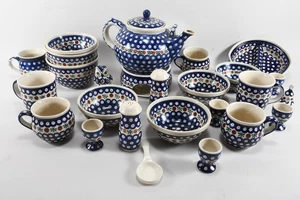 Q37B03- Lot de vaisselle petit déjeuner céramique Pologne  - Photo 1/12