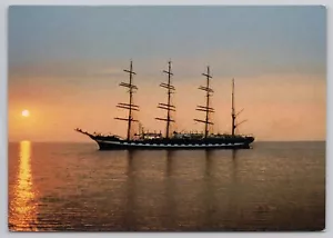 Riga Letonia, velero Planet Cruise, amanecer, postal vintage - Imagen 1 de 2
