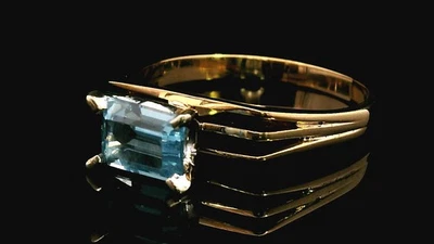 Elegante anillo de oro de 9 quilates con espinela artesanal de 7x5 mm estilo vintage Foto 1 de 4