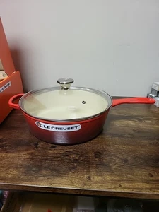 Le Creuset - Cassadou de hierro fundido de 3,75 qt con tapa de vidrio - rojo cerise--bw1 - Imagen 1 de 13