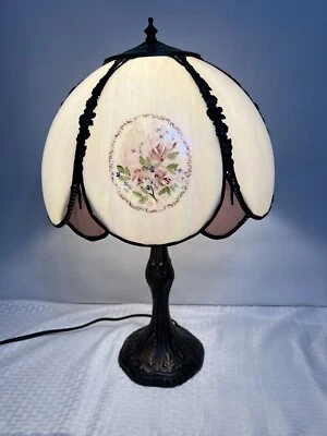 Meyda Tiffany Lighting Roses 桃花心木青铜台灯 22 英寸H 玫瑰手绘 — 第 1/4 张图片