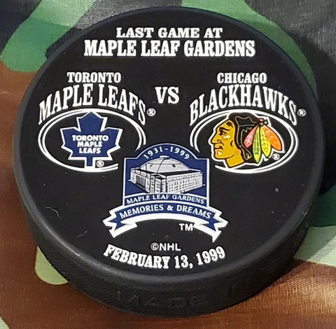 1999 LAST GAME AT MAPLE LEAFS GARDENS + TORONTO VS CHICAGO BLACKHAWKS PUCK ๐ธ๐ฐ Cover