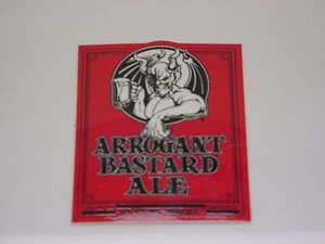 STONE BREWERY ARROGANTE BASTARDO ALE Pegatina Calcomanía Insignia ROJA Cervecería Hogar Cervecería Cervecería NUEVA - Imagen 1 de 2