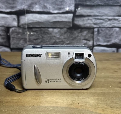 Sony Digital Camera Cybershot DSC-P32 3.2MP Silver Tested - Image 1 of 4
