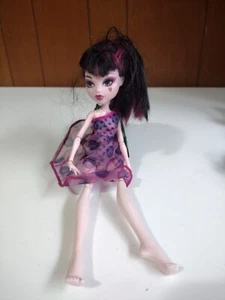 Monster High Draculaura Doll w Dress 2008 - Picture 1 of 8