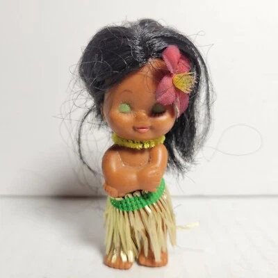 "Muñeca de goma vintage hawaiana Hula Girl Cutie mini de 3"" Hong Kong" Foto 1 de 4