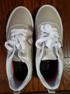 Levi Strauss comfort Women Gold Synthetic shoes Size 8 52946075Y Wow Nice  - Picture 1 of 5