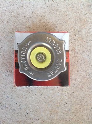 Tampa do radiador NOS FORD MUSTANG RS-53-A -- 1983 1984 1985 TURBO 2.3L SVO GT GT-350 - Imagem 1 de 4