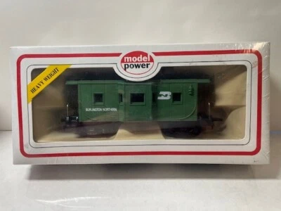 Model Power #8245 - HO Scale - BURLINGTON NORTHERN - 36' Bay Window Caboose! - Image 1 of 4