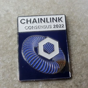 Chainlink Pinback Button Consensus 2022 Rectangular Crypto Event - Picture 1 of 4