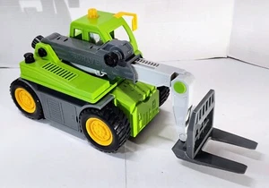 Carretilla elevadora accionada por Battat manipulador telescópico verde camión de juguete - Imagen 1 de 2