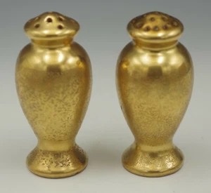 ART NOUVEAU PICKARD PORCELAIN SALT AND PEPPER SHAKERS GOLD 1898-1919 - Picture 1 of 5