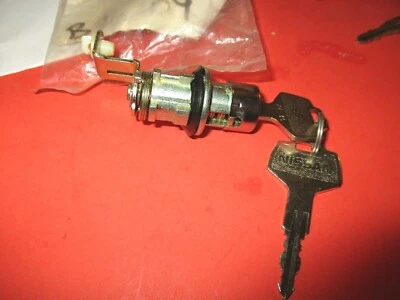 PARA NISSAN 300ZX--1987-1989--CLAVO DE BLOQUEO DE MALETERO--LLAVES OEM Foto 1 de 3
