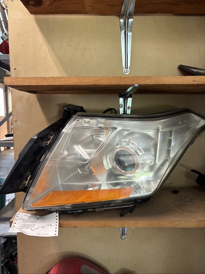 Faro derecho SRX 2010 Foto 1 de 1