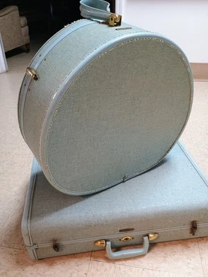 Samsonite Vintage Luggage Train Case - Image 1 of 4