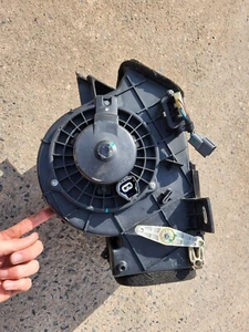 Land Rover Defender 2007 on. Heater Blower Assembly LR076707 LR031517 JGB500060 - Picture 1 of 10
