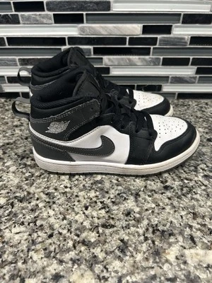 Jordan 1 Mid (PS) Zapatos para Niños Pequeños Negro/Gris Hierro-Blanco DQ8424-001 Talla 1.5Y Foto 1 de 4