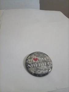 I Love My Soldier Army 2" Pinback Button Pin Anstecker KOSTENLOSER VERSAND - Bild 1 von 2