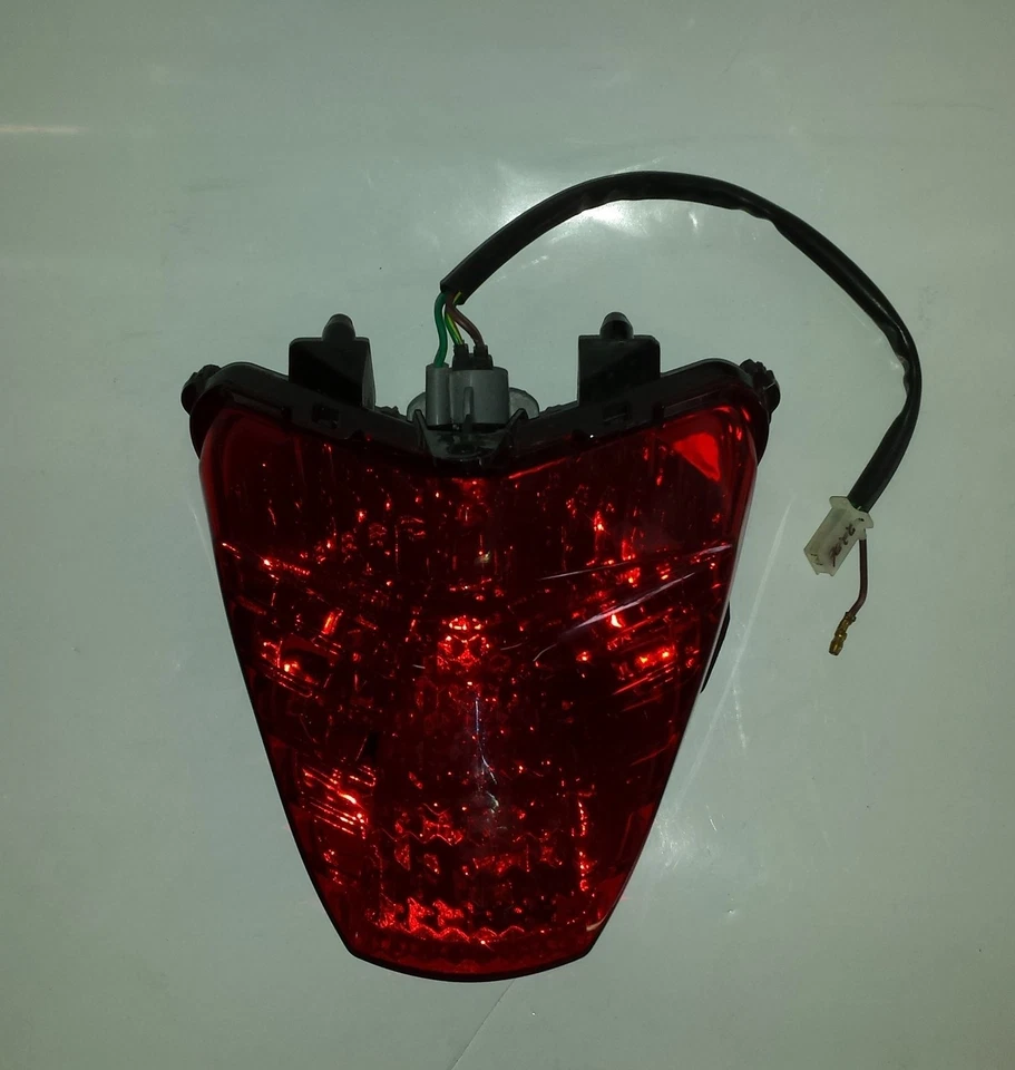 Luz trasera honda cbr 250r 2012 mc41 lámpara de freno de parada OEM 08 09 10 11 Foto 1 de 3
