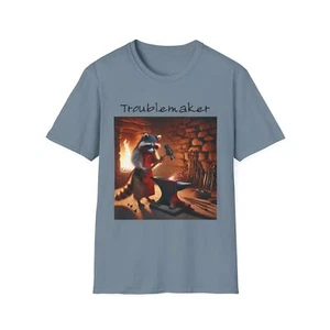 Funny Racoon Troublemaker Unisex T-Shirt - Casual Tee - Cartoon Shirt - Foto 1 di 61