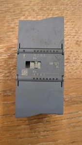 SIEMENS simatic 6ES7 221-1BF32-0XB0 S7-1200 Digital Input Module plc SM 1221 DC - Picture 1 of 2